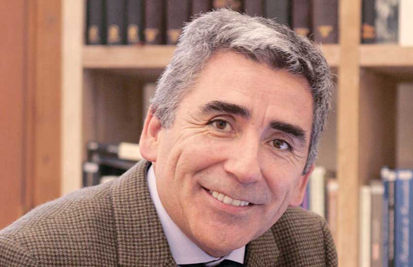 Carlos Peña, Rector de la UDP y columnista “Creo que hay pocas edades en la vida más proclives a las preguntas de la filosofía que la adolescencia”