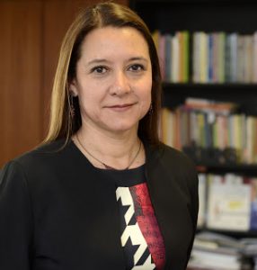 Lorena Medina, decana de Educación de la PUC