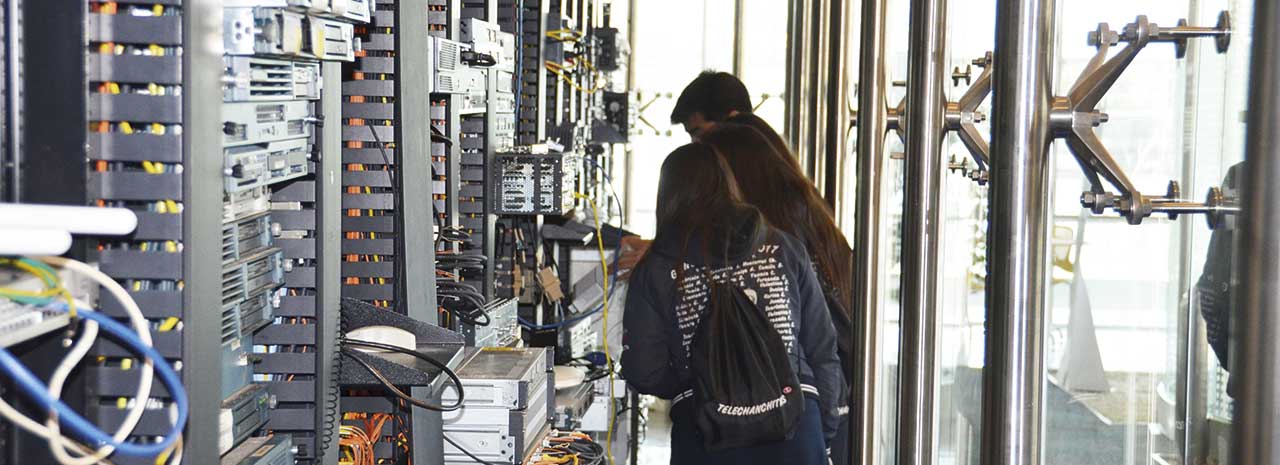 Colegio Técnico Las Nieves en Puente Alto: Haciendo historia en computación y tecnología