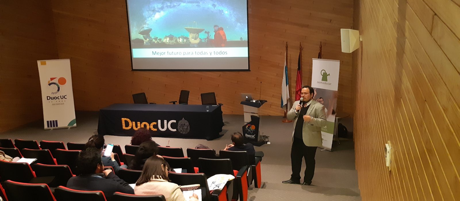 Exitosa charla de Mario Santelices en Duoc UC