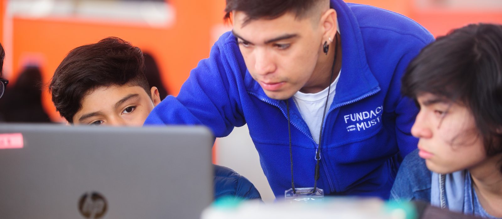 Más de diez mil estudiantes podrán aprender a programar con esta beca