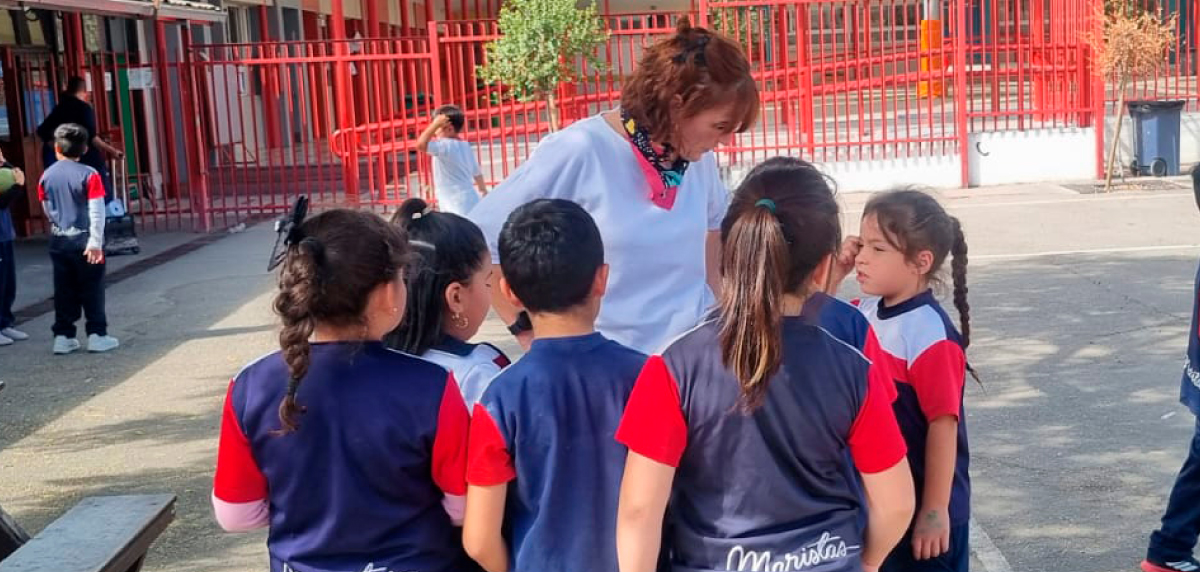 Dentro y fuera del colegio: El rol que protege los derechos de los estudiantes