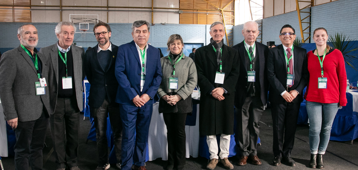 Pensamiento crítico e innovación educativa marcan seminario internacional sobre IA