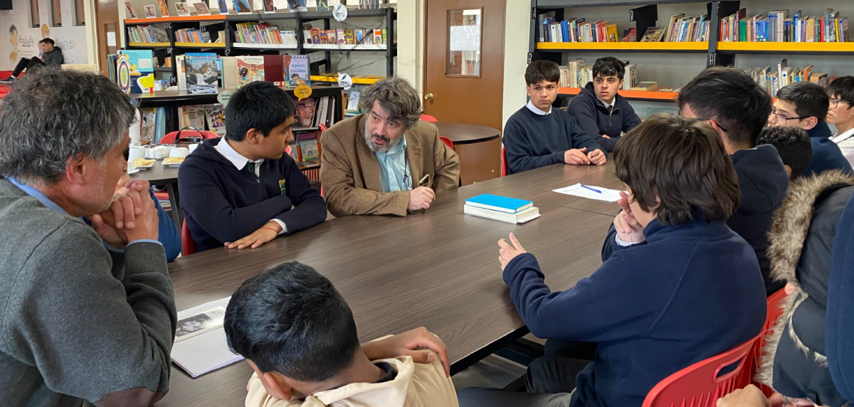 Formar academias literarias: Un espacio clave para el desarrollo personal, emocional y académico de los estudiantes