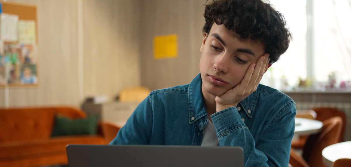 El arte perdido del aburrimiento: cómo el tiempo frente a la pantalla está matando la creatividad