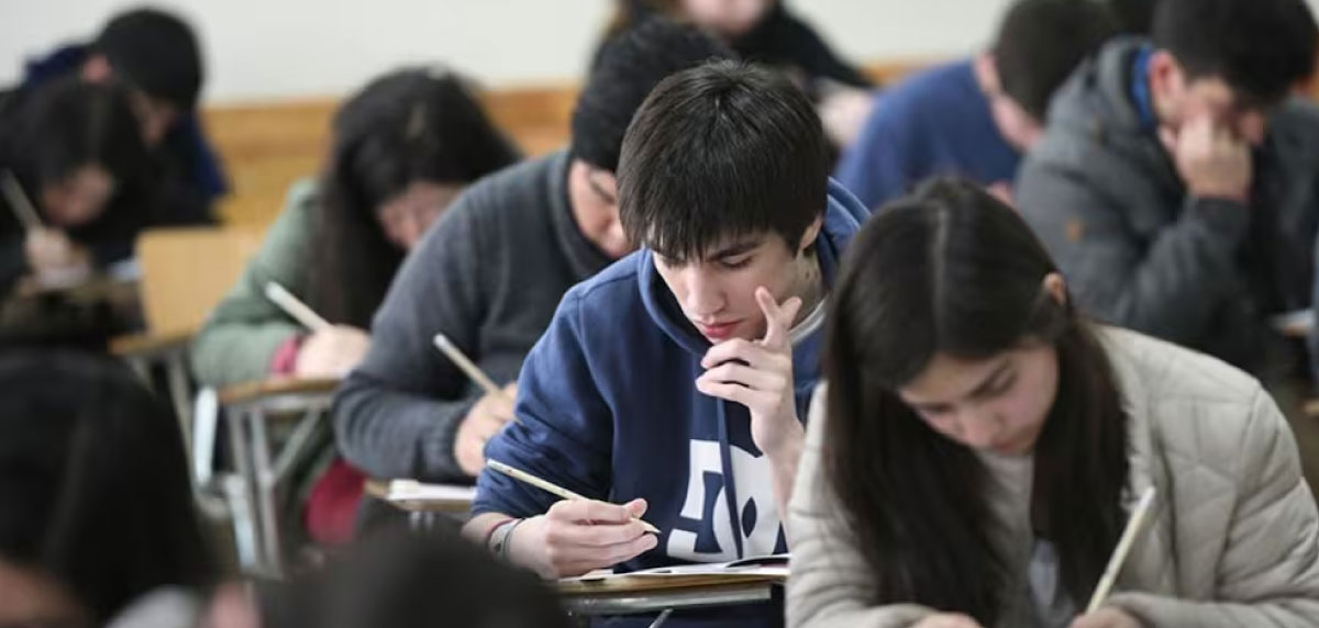 Se profundiza caída de «emblemáticos»: Instituto Nacional baja al lugar 360 y el INBA al 1.147