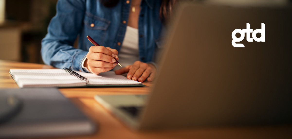 NotebookLM en el aula: Cuando la IA deja de ser atajo y se convierte en tu mesa de estudio/trabajo